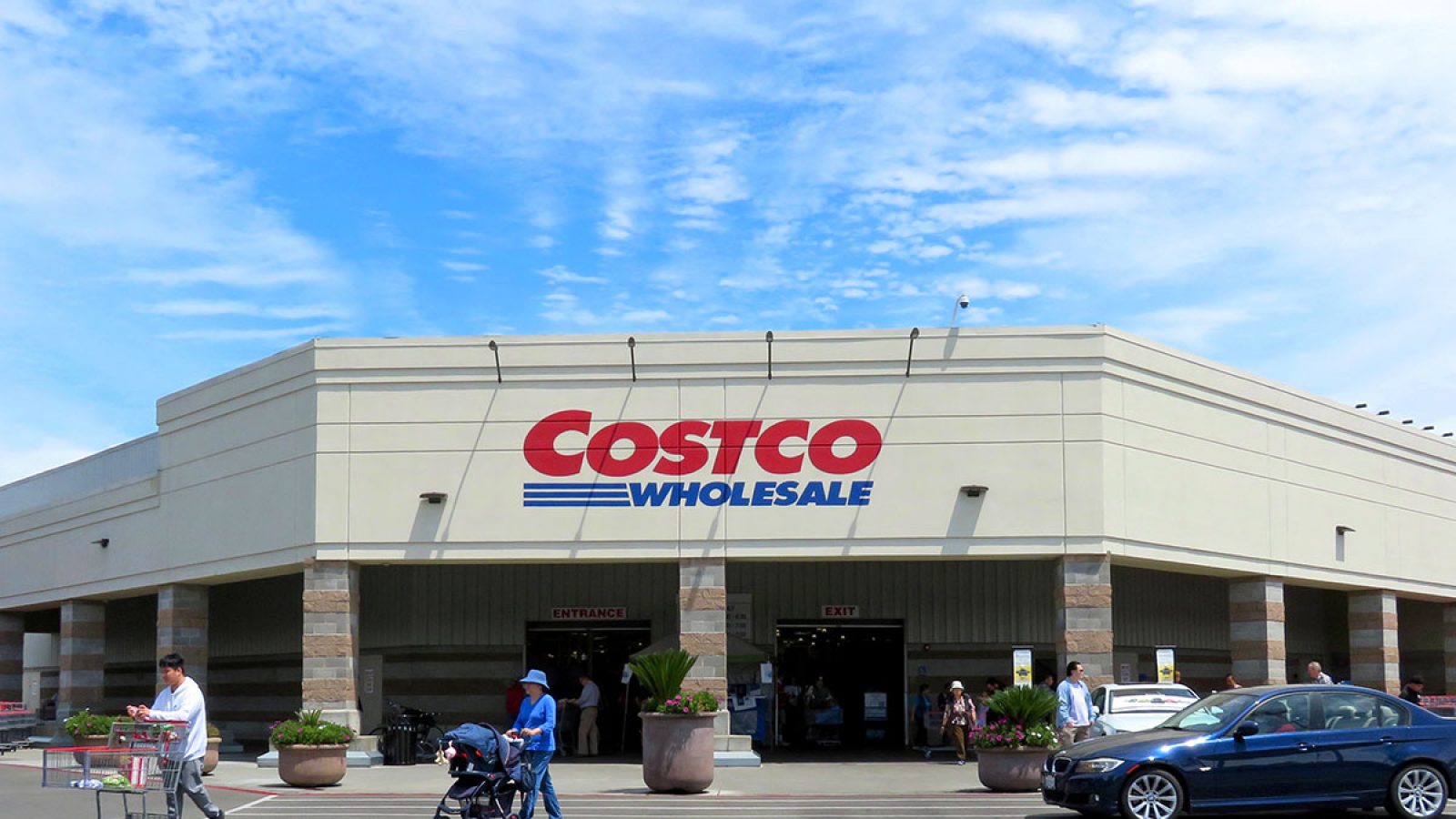 This Beloved Costco Hard Seltzer Is Back Just In Time For Summer Eat