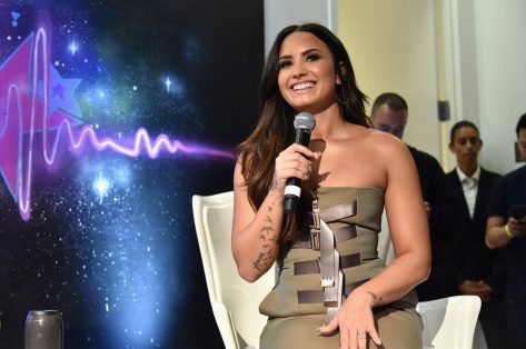 Demi Lovato Says She "Loves" This Fast-Food Chain