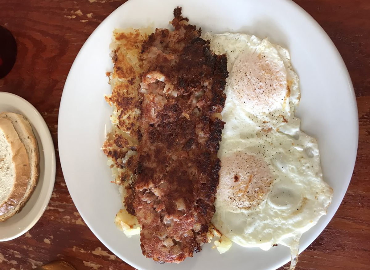 eggs and hash with hash browns