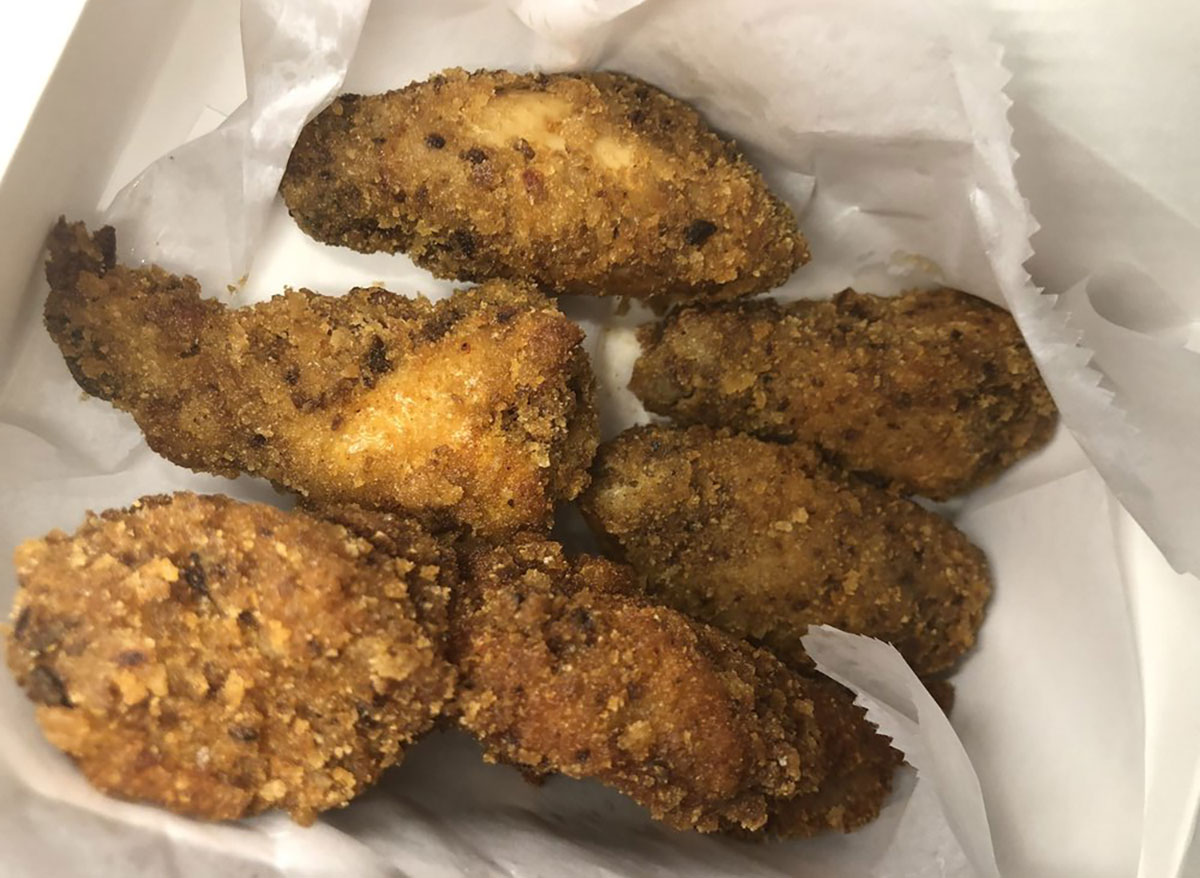 platter of fried chicken wings