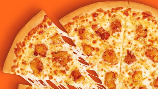 garlic parm chicken pizza little caesars