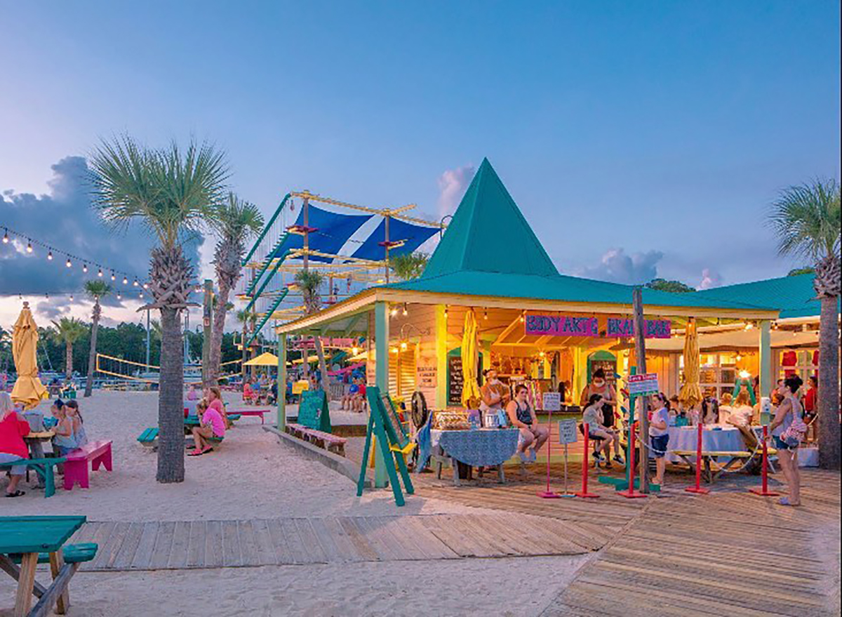 exterior of lulus gulf shores in alabama