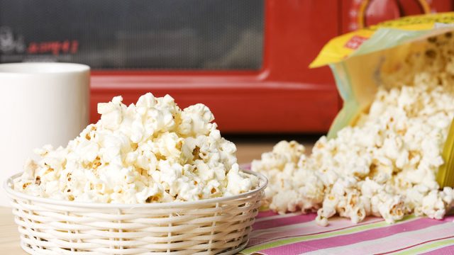 The 1 Reason Why You Shouldn T Eat Microwave Popcorn Eat This Not That