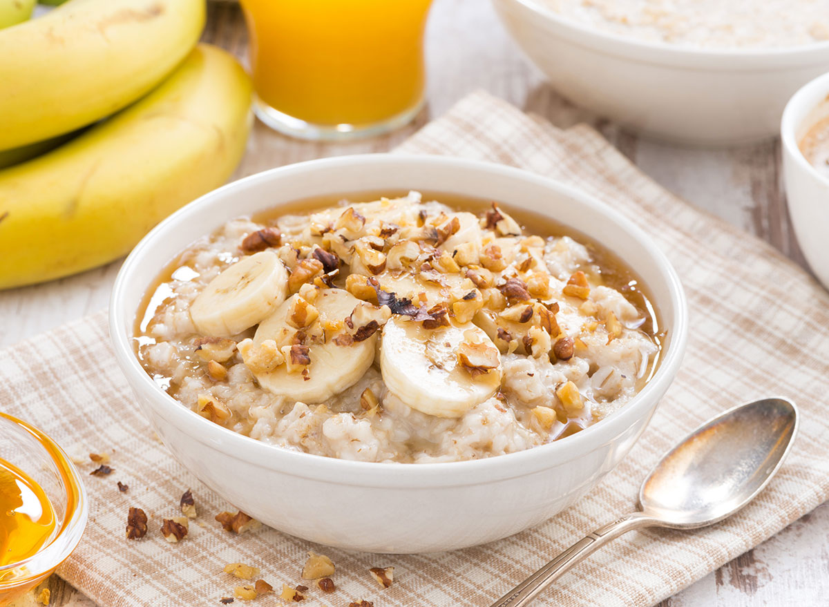 Surprising Side Effects Oatmeal Has On Your Heart, Says Science — Eat