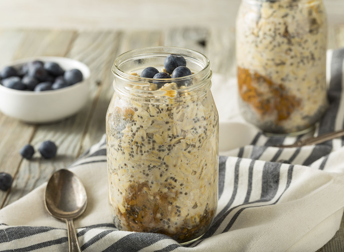 pas træfning ser godt ud The One Ingredient Everyone's Adding To Their Overnight Oats — Eat This Not  That