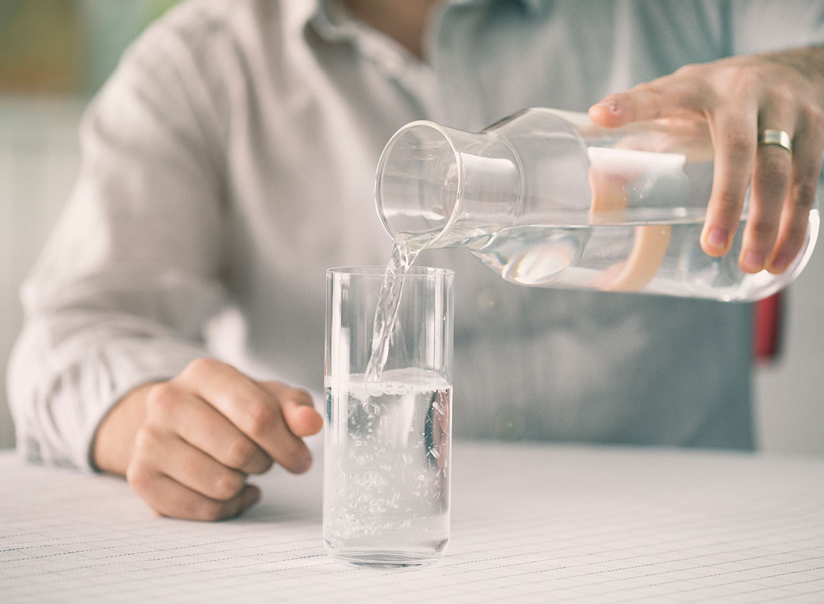 drink water in 1 sec