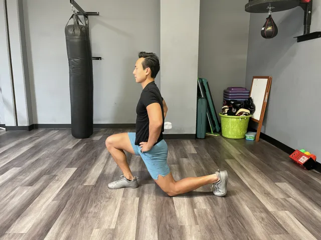 alternating reverse lunges