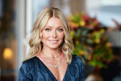 Kelly Ripa in Swimsuit Throwback Reminds Us She's Fearless