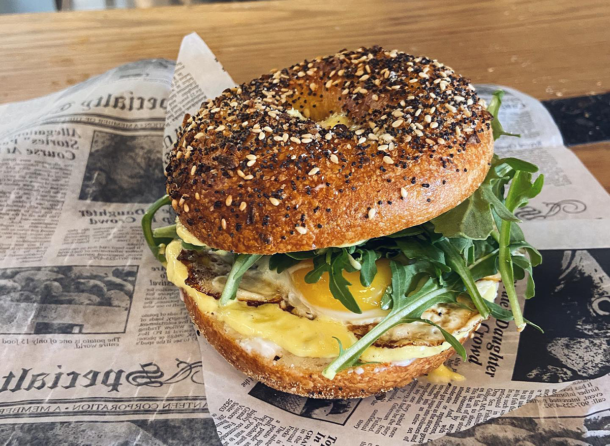 egg bagel sandwich