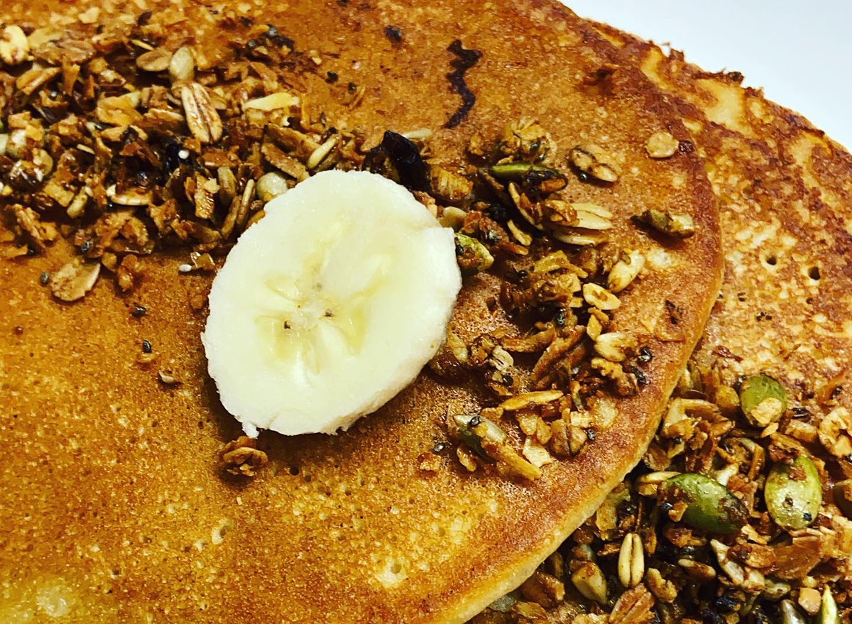 banana nut pancakes