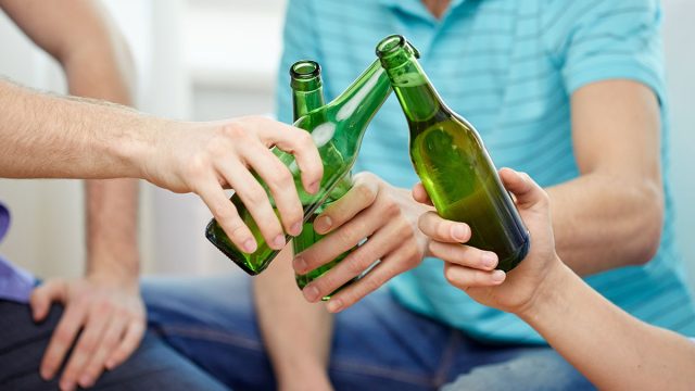 13 Best Non Alcoholic Beers For Zero Proof Drinking Eat This Not That