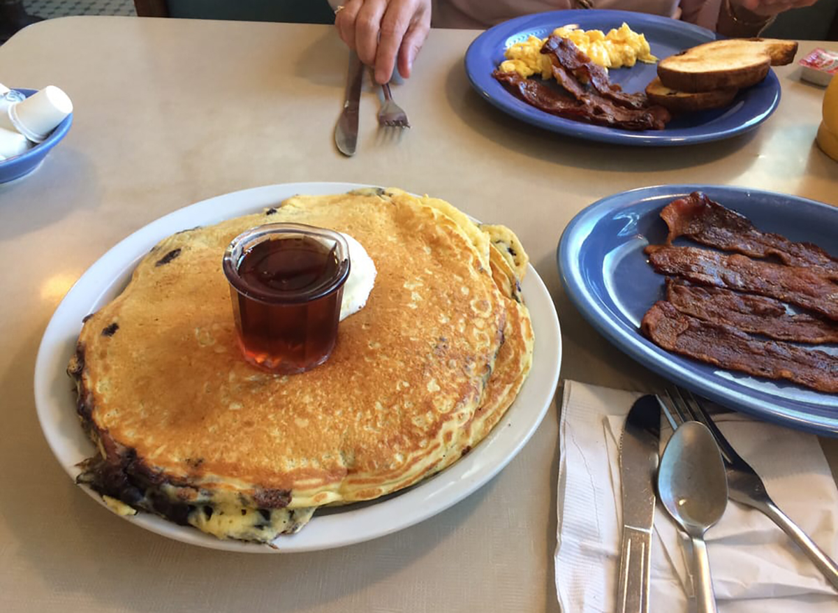 blueberry pancakes with syrup