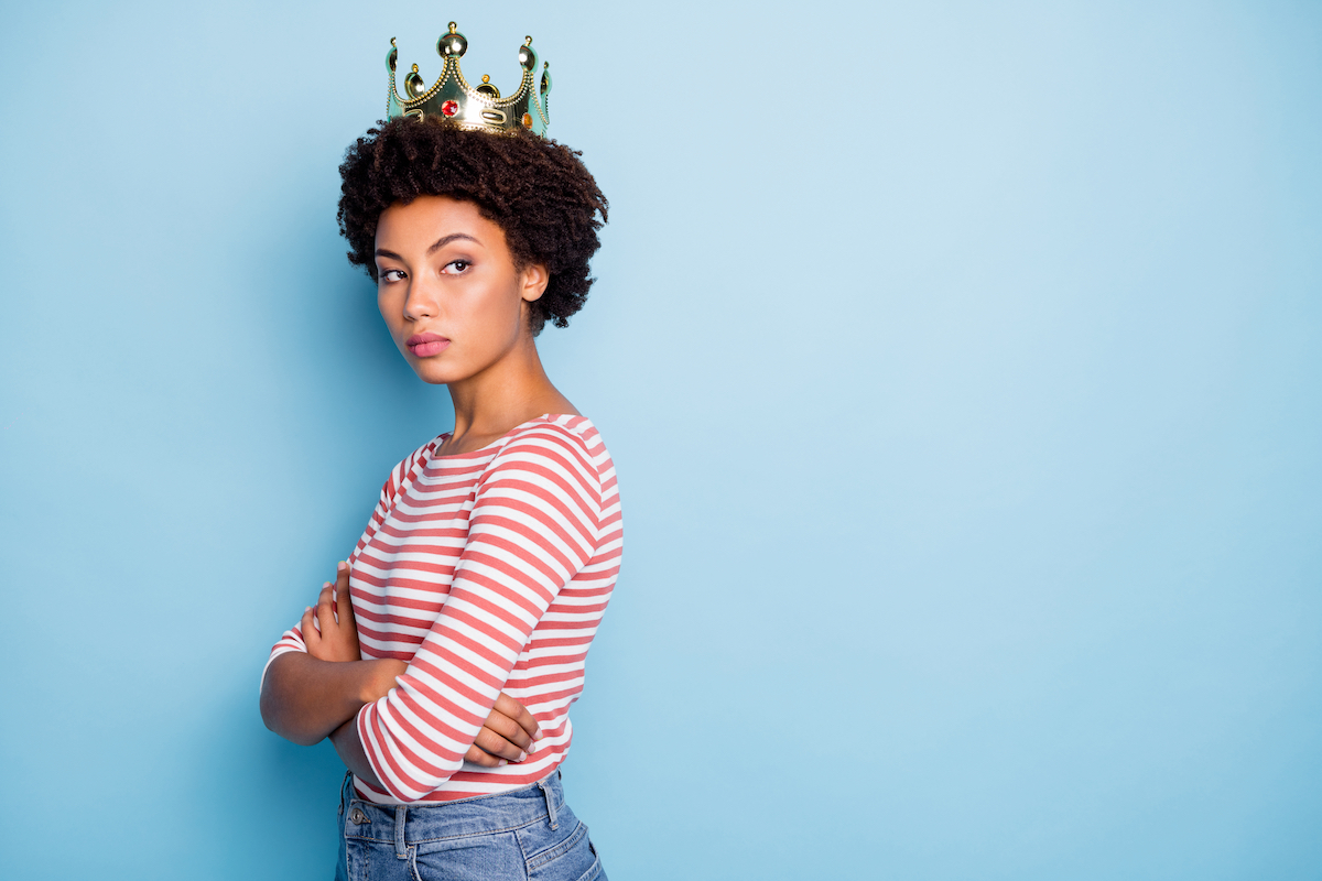 narcissist woman wearing a crown