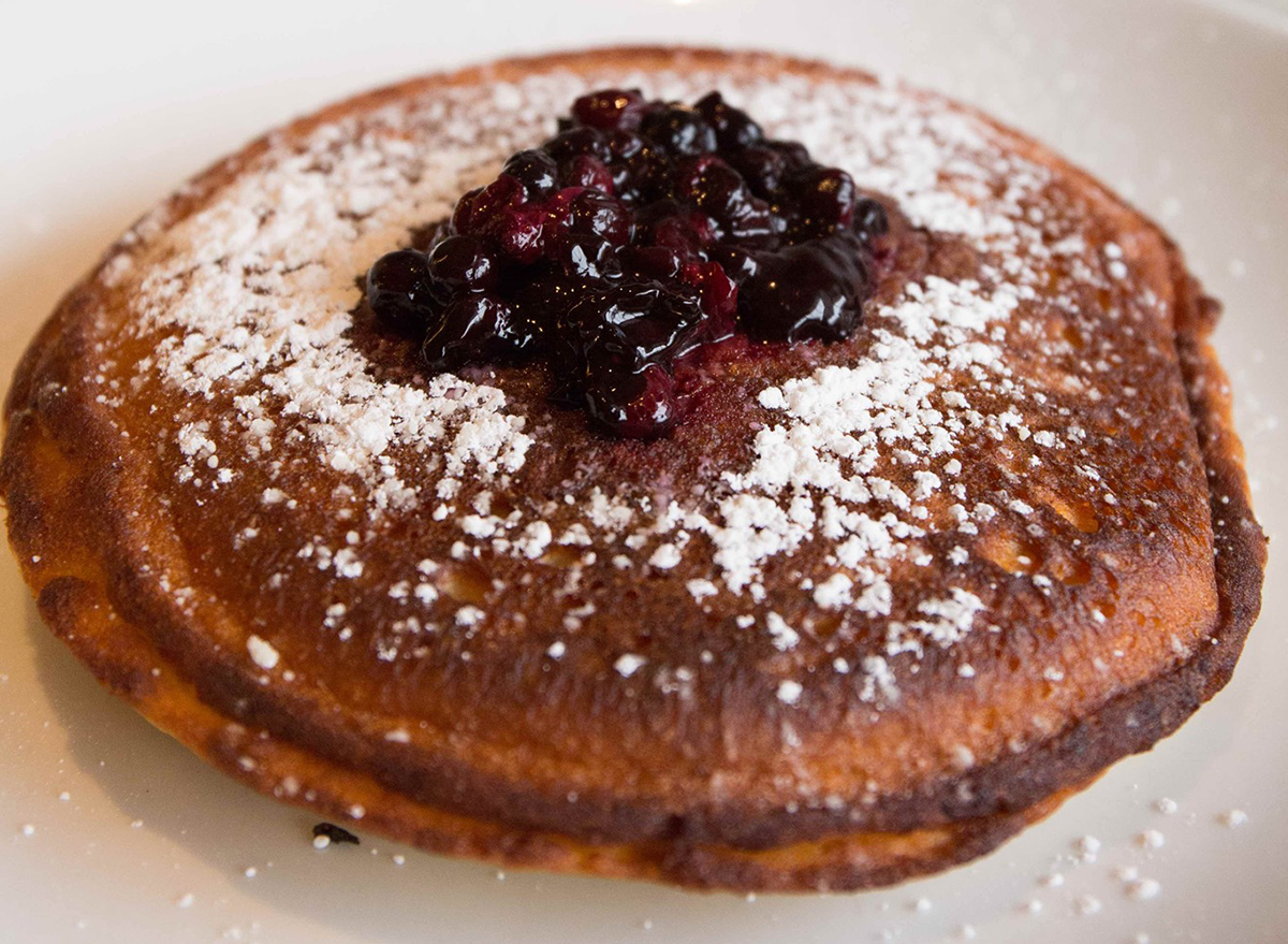 pancakes with blueberries