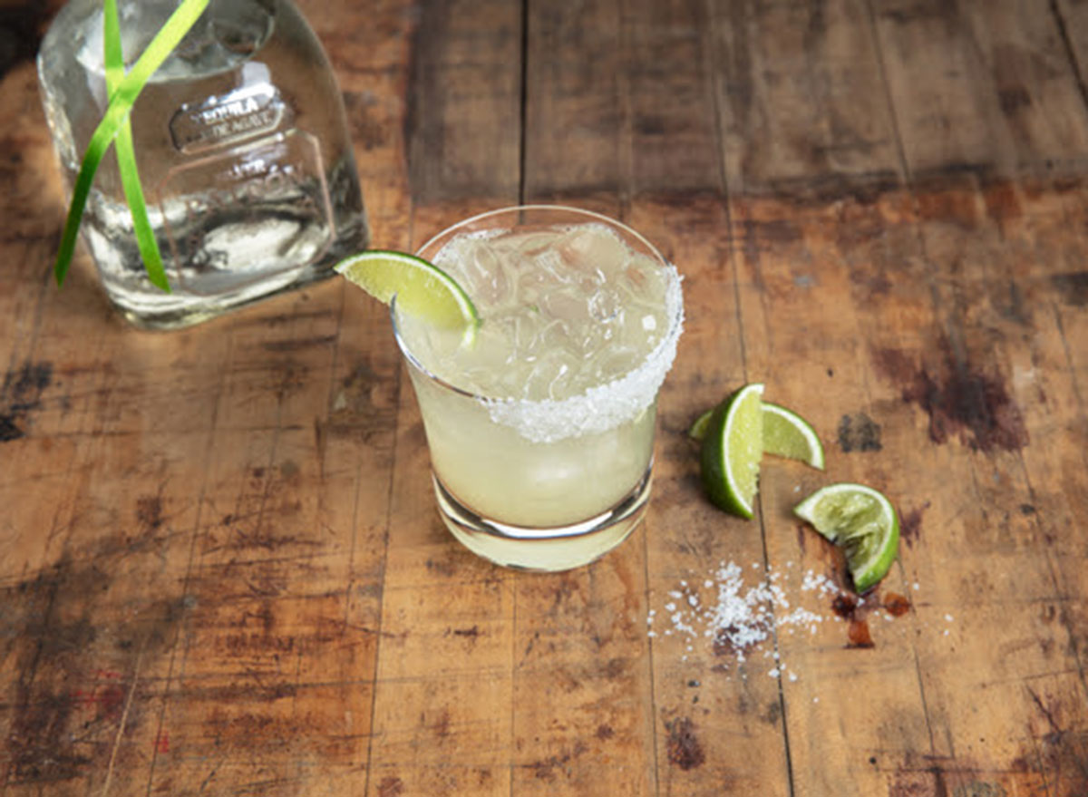 A PatrÓn Classic Margarita Recipe