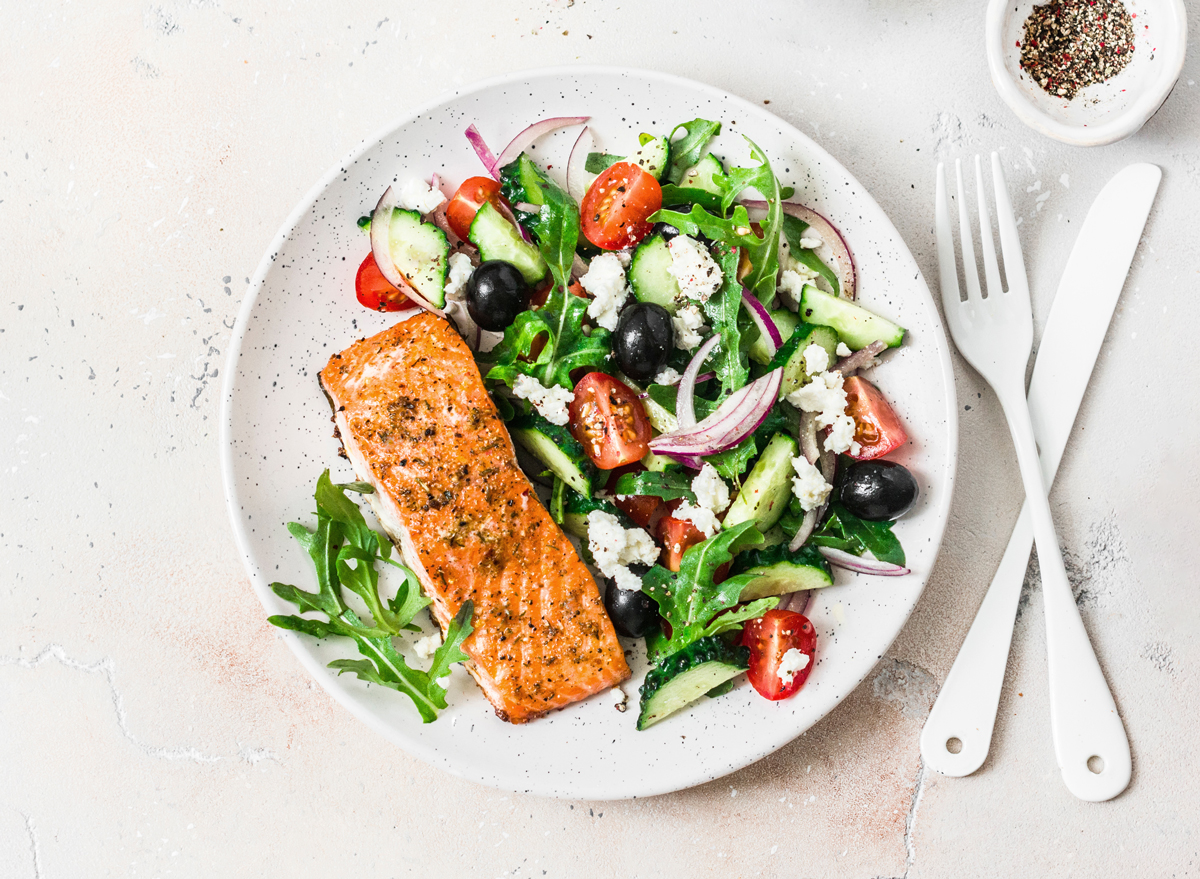 6 Ways Eating Fish Can Help You Lose Weight, Say Dietitians — Eat This