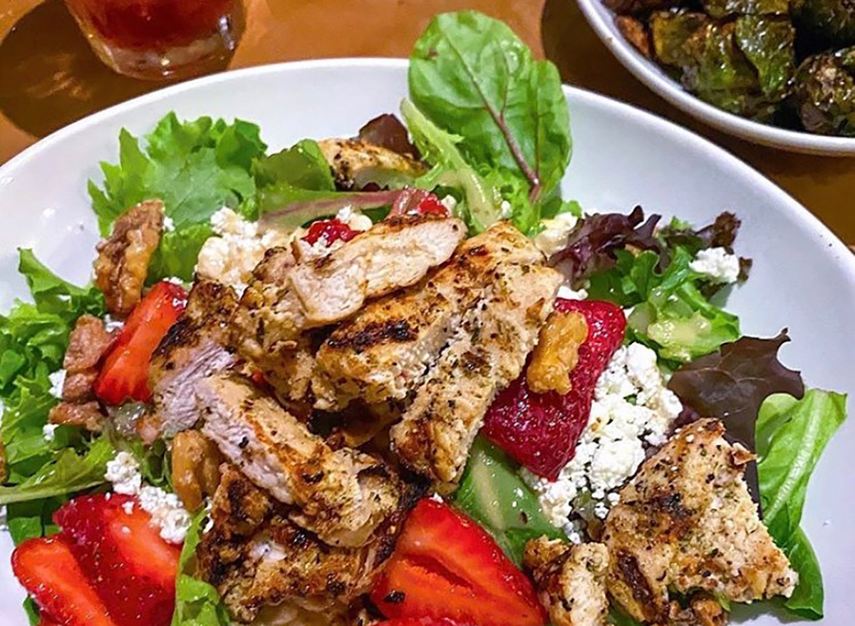 salad with strawberries and chicken