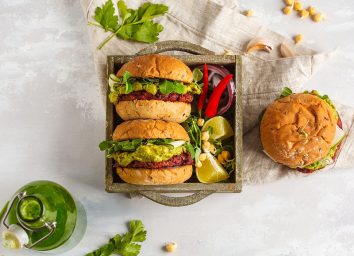 veggie burger guacamole