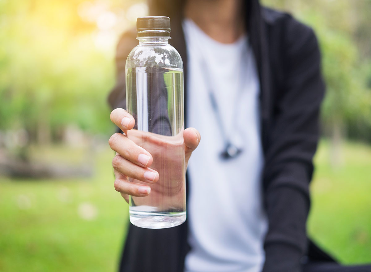 One Major Effect of Drinking Ice Cold Water, Says Science — Eat This Not  That