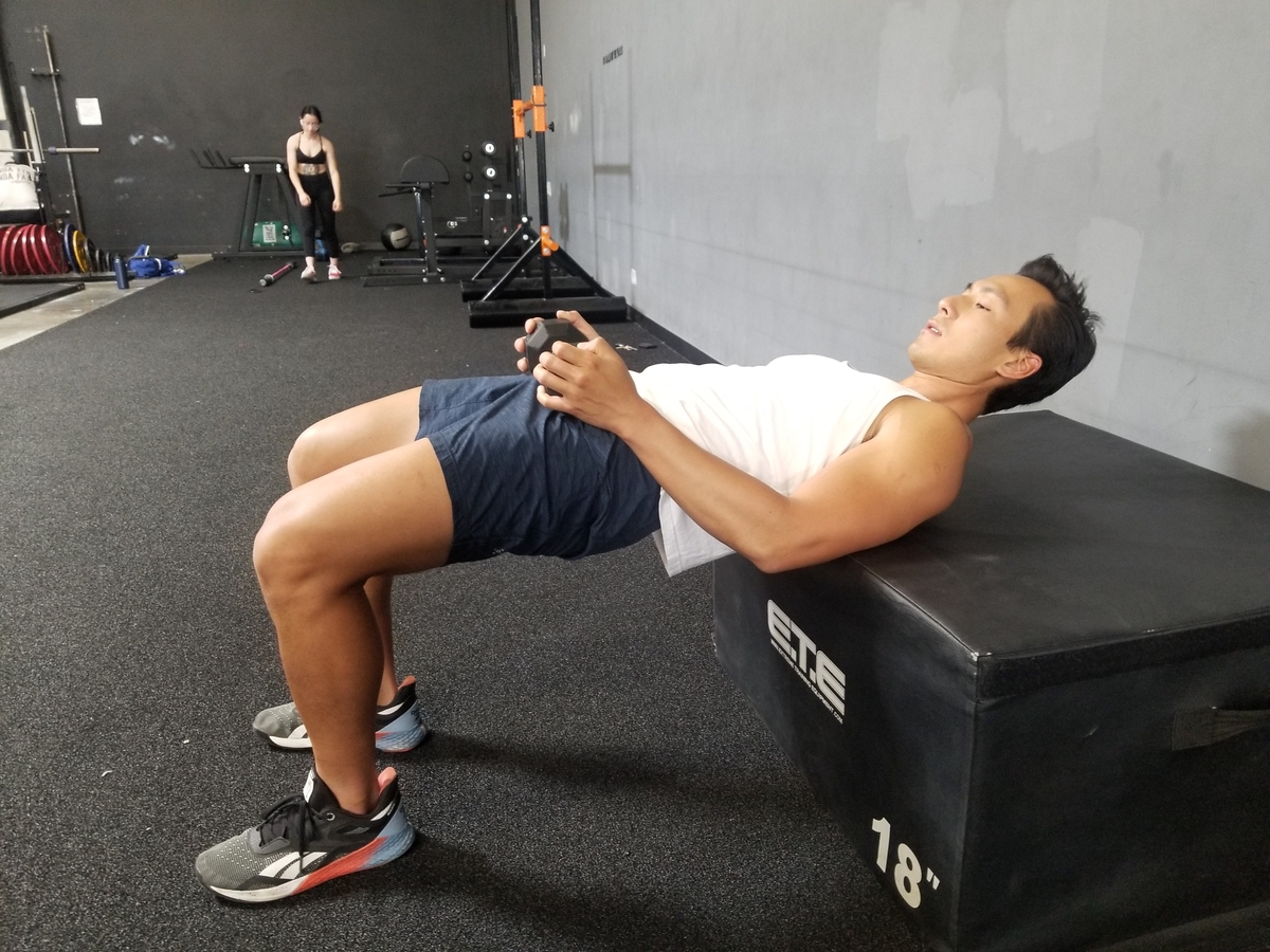 3 dumbbell hip thrust