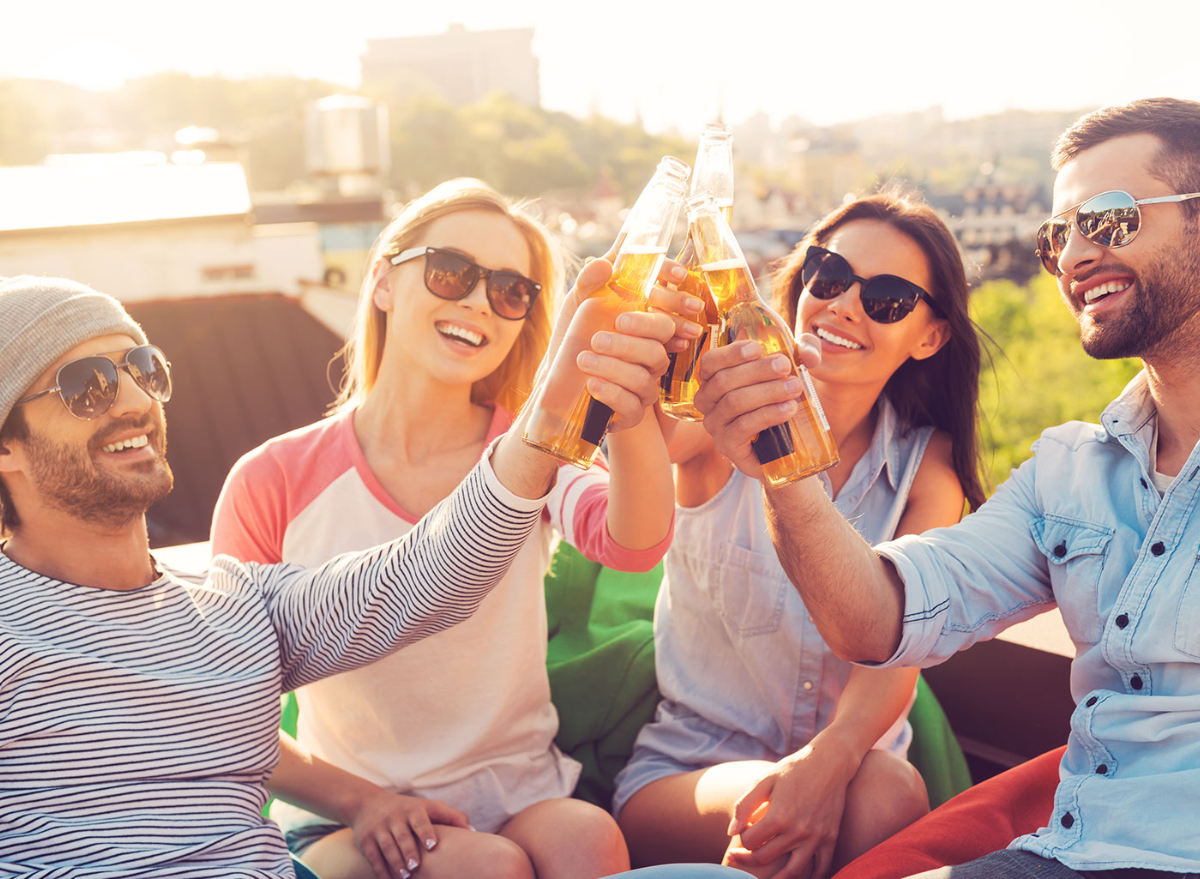 friends drinking beer