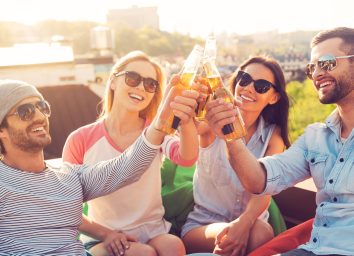 friends drinking beer