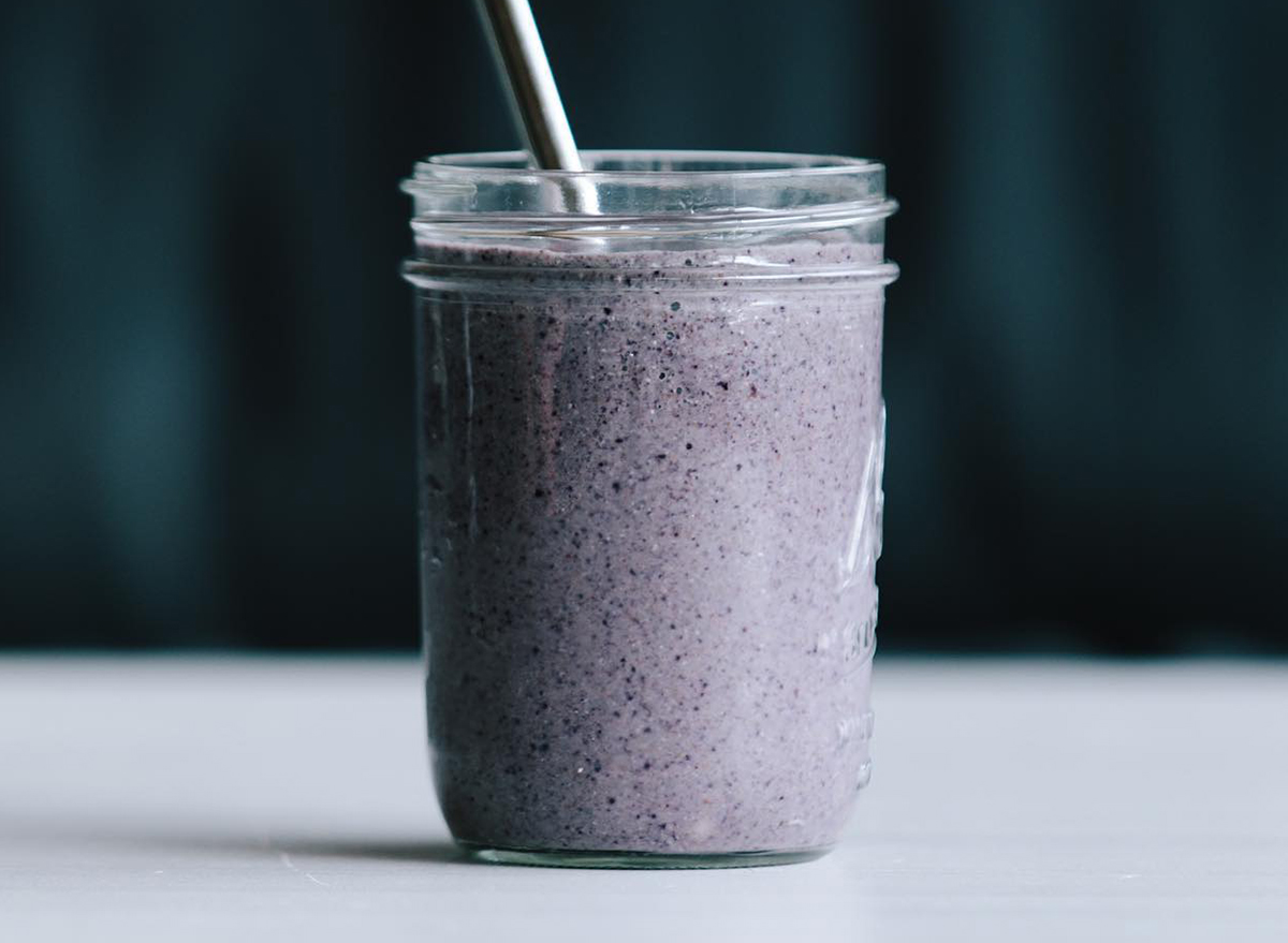 blueberry smoothie in mason jar