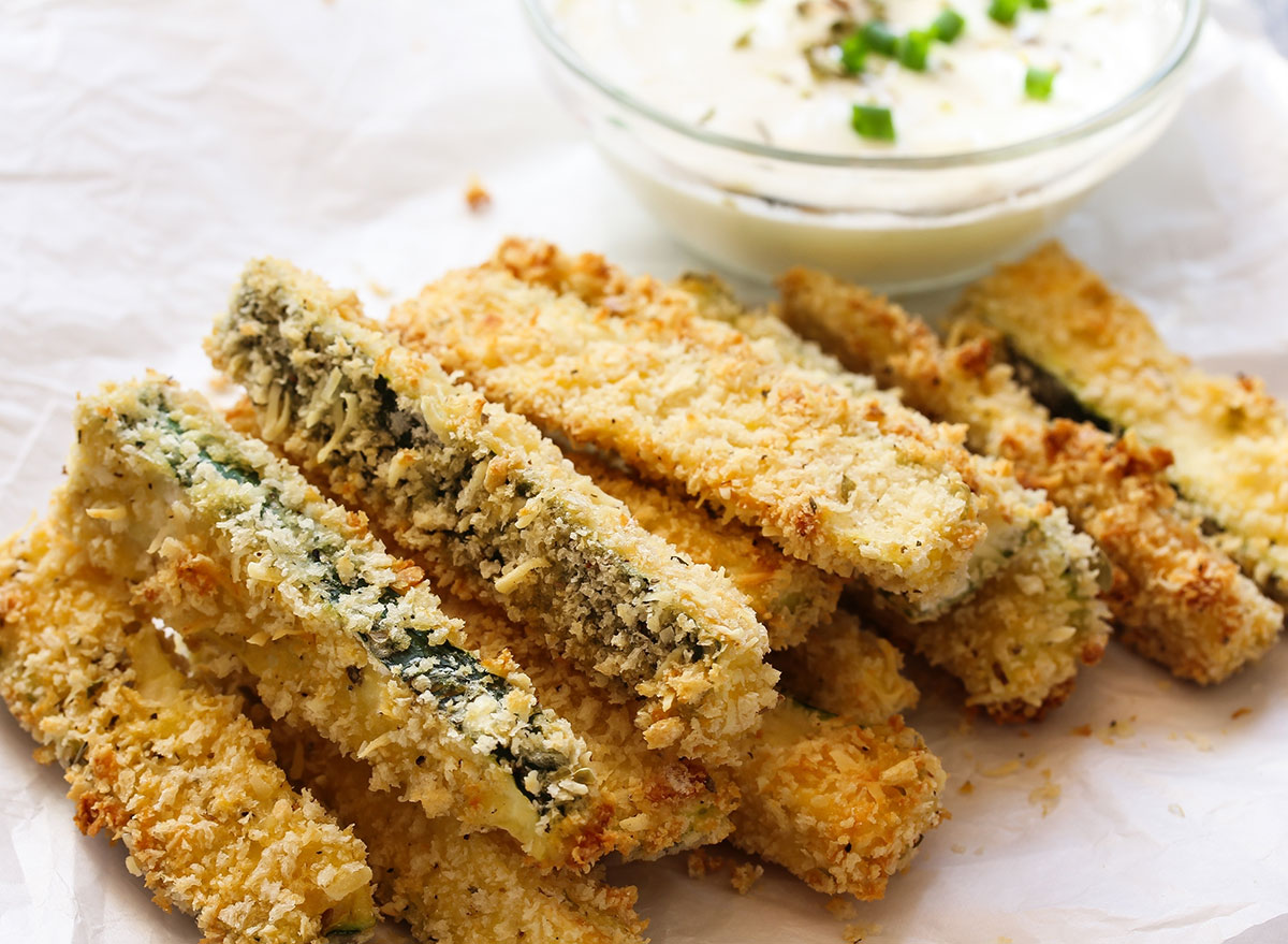 healthy zucchini fries with dip