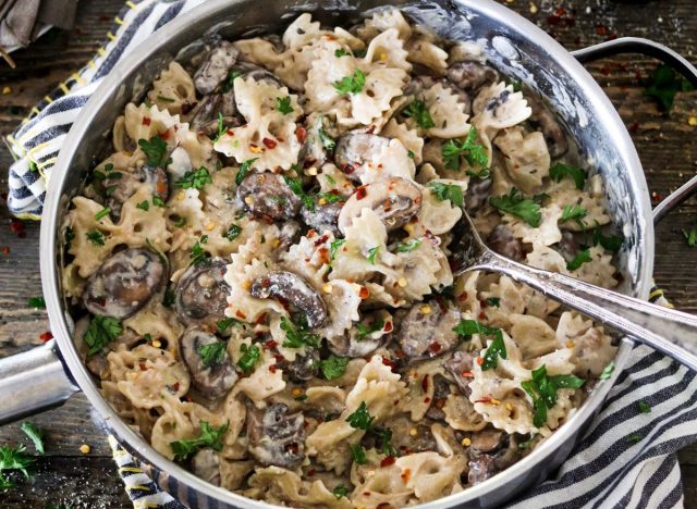 mushroom beef stroganoff
