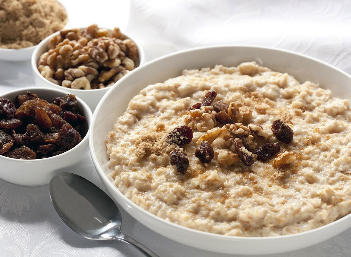 One Major Side Effect Of Eating Too Much Oatmeal, Says Science — Eat This  Not That