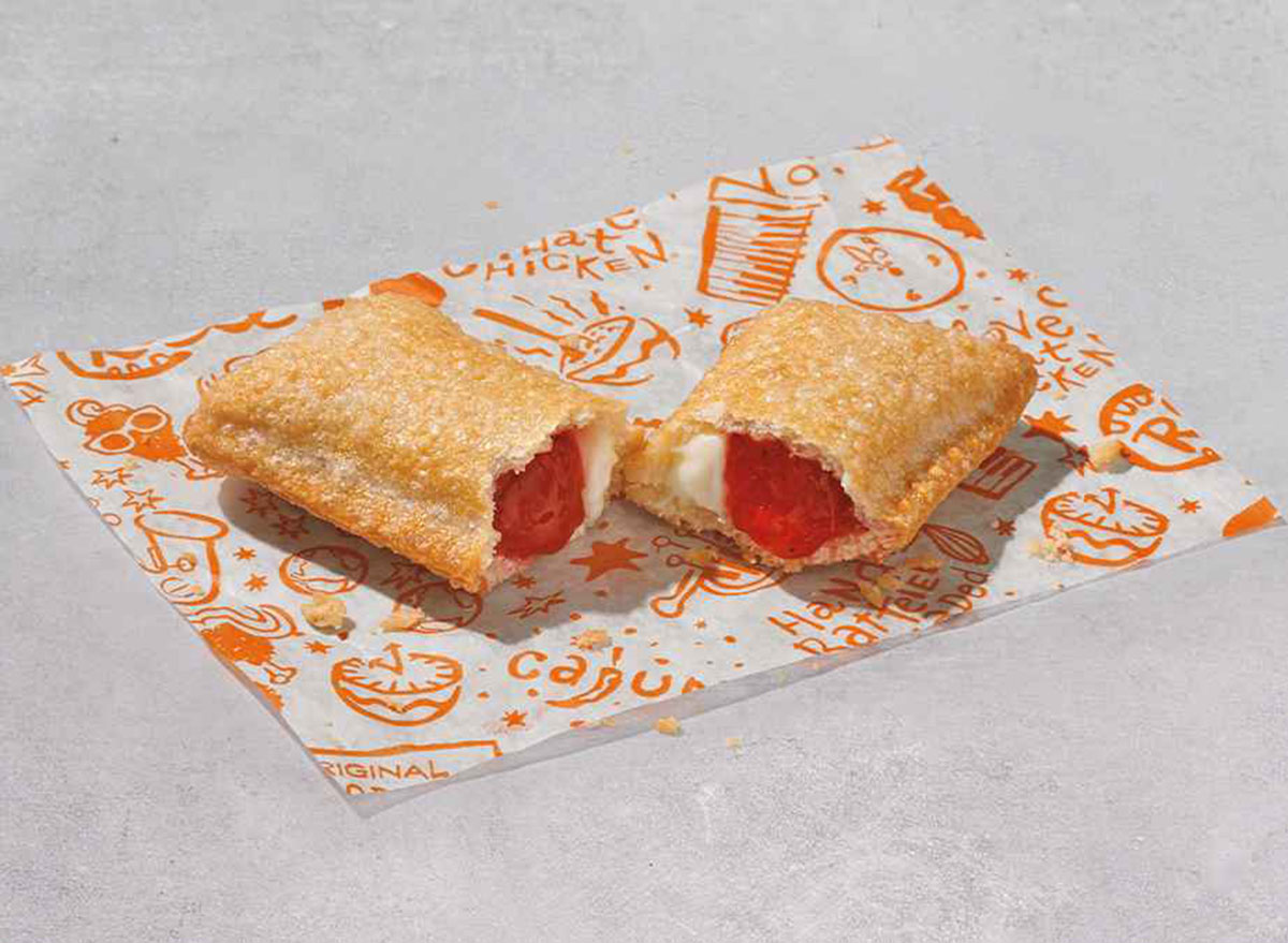 popeyes strawberry cream cheese pie