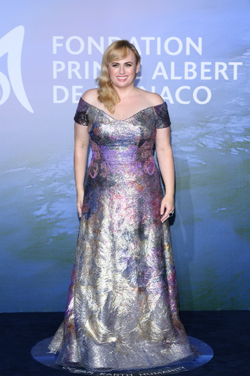 rebel wilson shiny dress