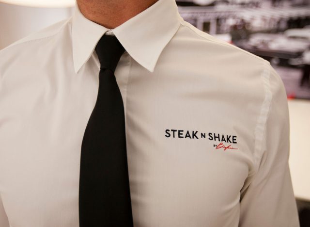 steak n shake waiter