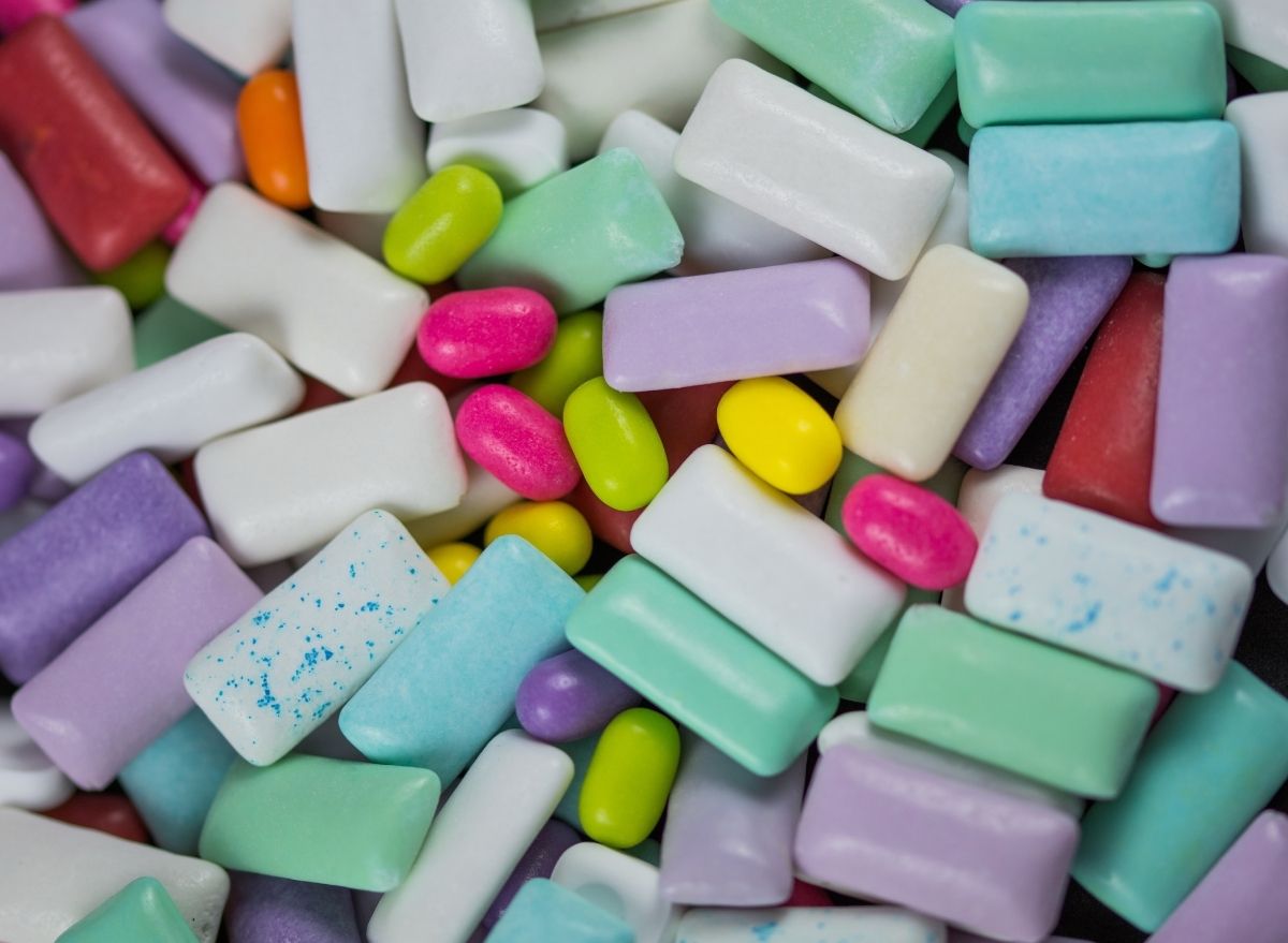 22 Best and Worst Chewing Gum, Ranked for Nutrition — Eat This Not That