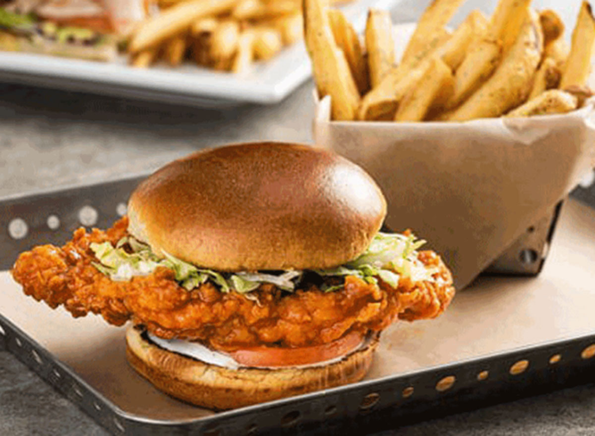 chilis chicken sandwich