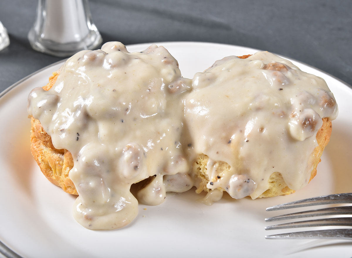 homemade biscuits gravy