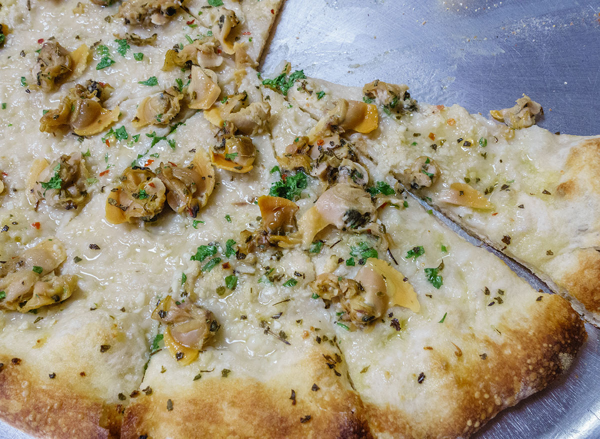 white clam pizza