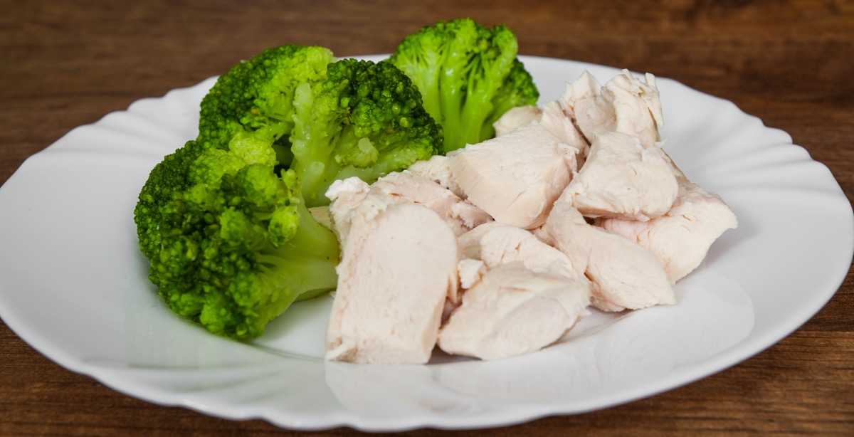 boiled chicken and broccoli