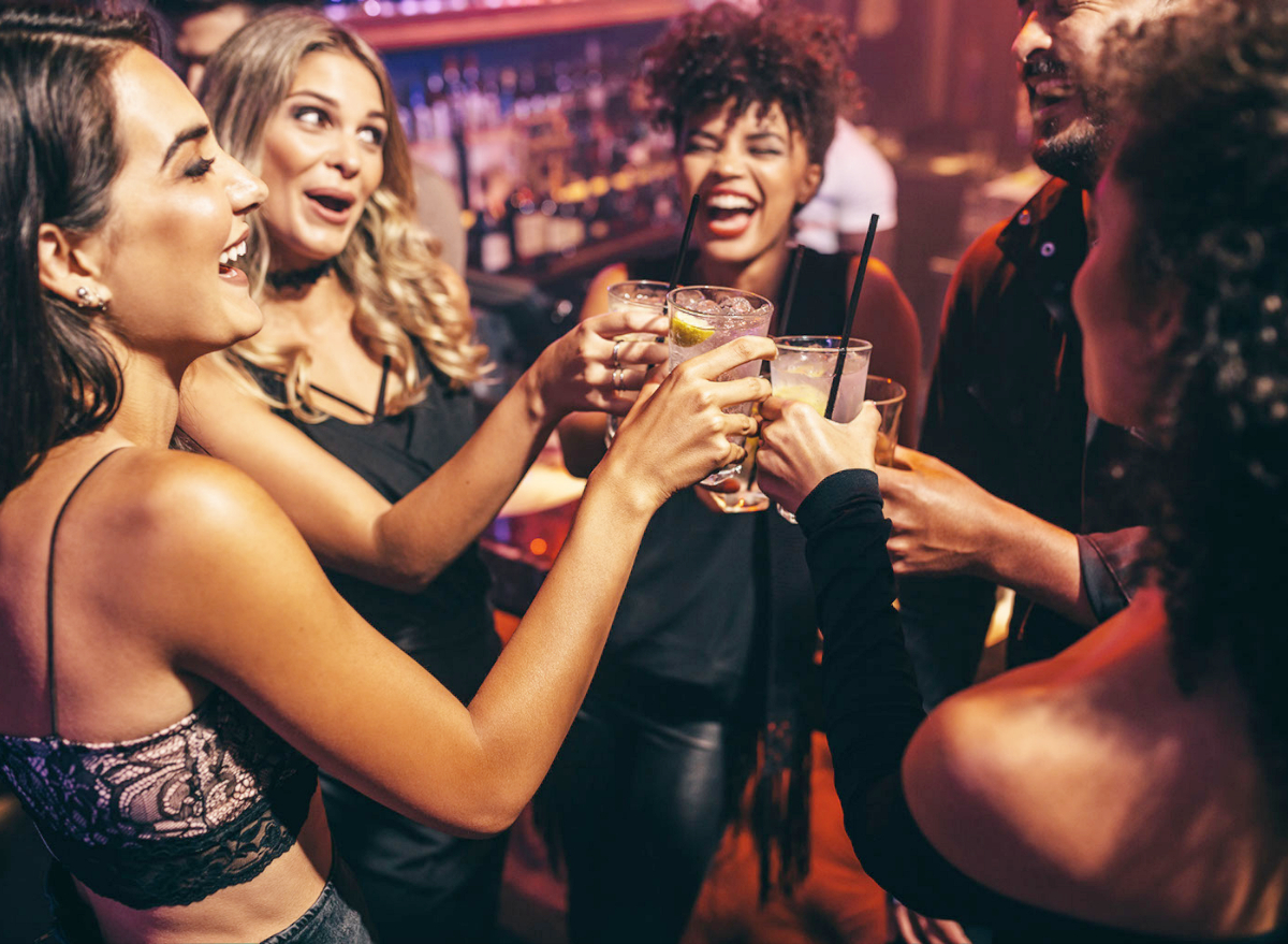 One Major Side Effect of Drinking Alcohol on an Empty Stomach