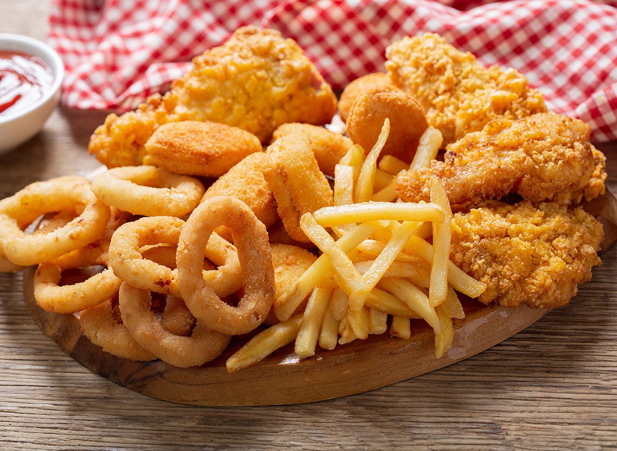 6 Worst Foods To Eat When You Have A Sore Throat 6 Worst Foods To Eat When You Have A Sore Throat