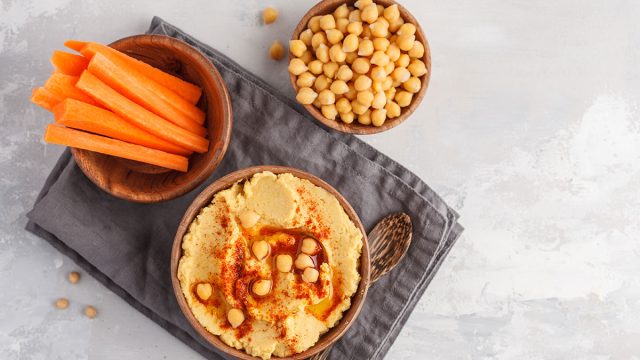 hummus carrots