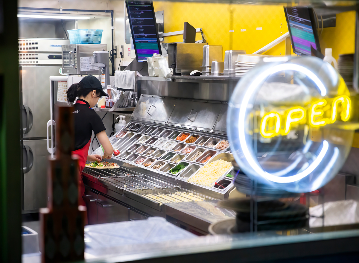 domino's worker