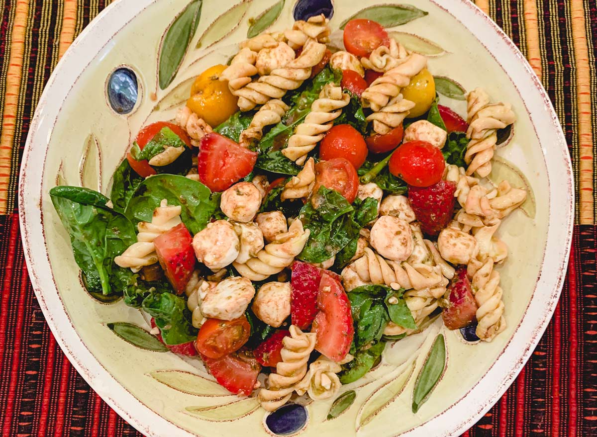 mediterranean caprese pasta salad