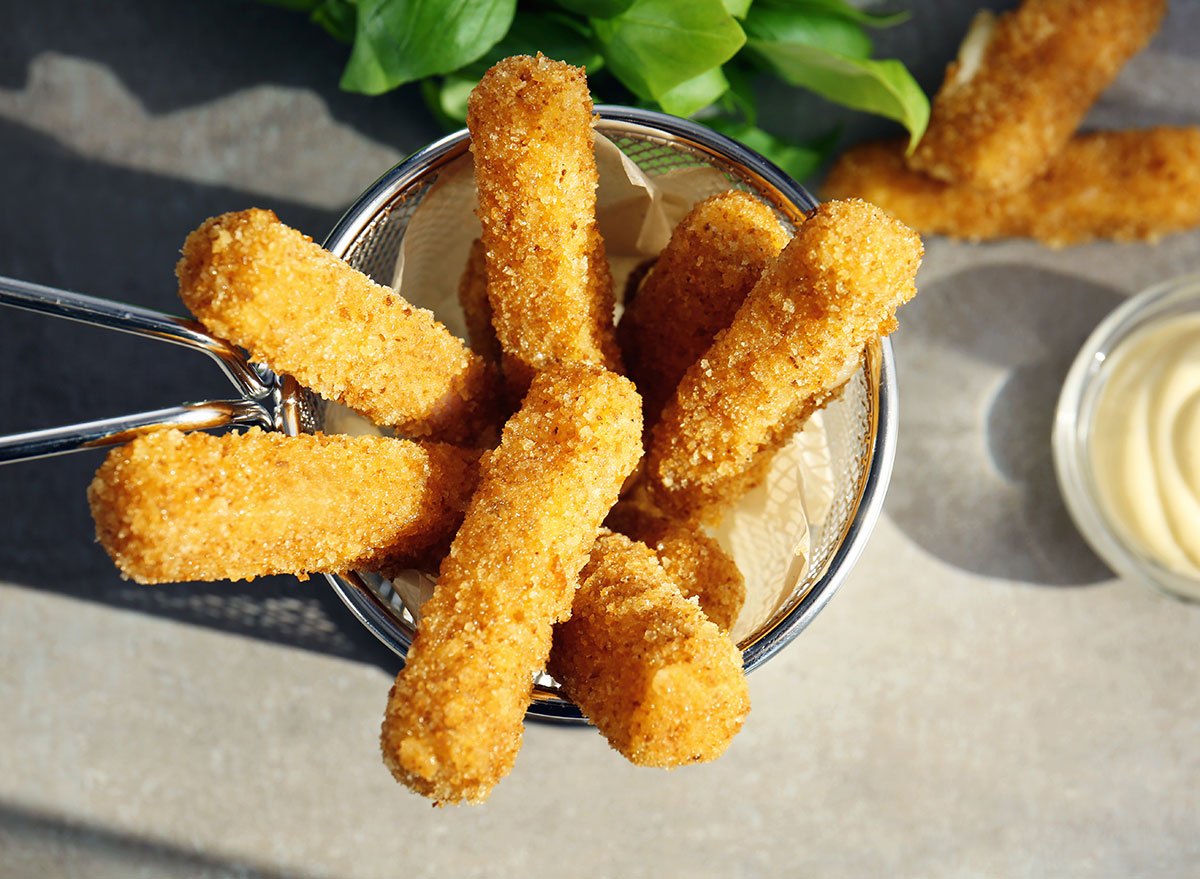 mozzarella sticks basket