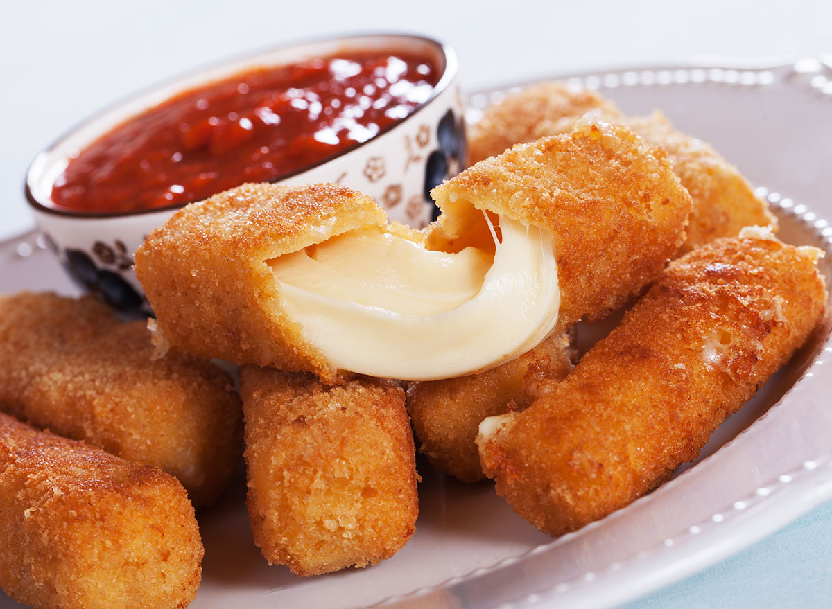 mozzarella sticks plate