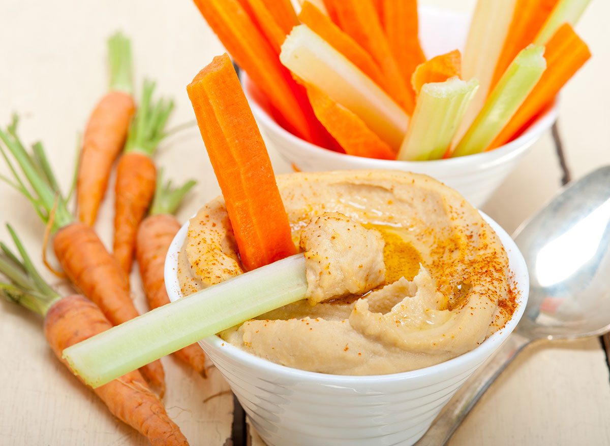 carrots hummus