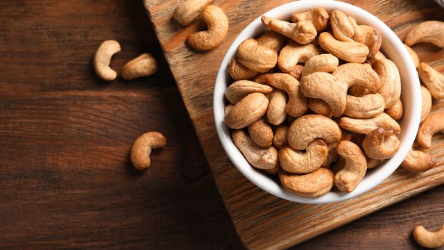 One Major Effect Of Eating Cashews Says Science Eat This Not That