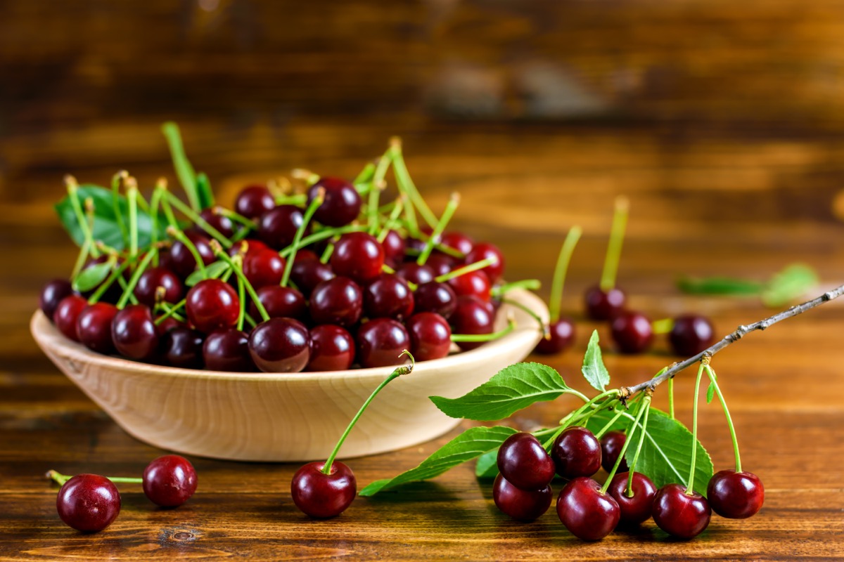 cherries in bowl