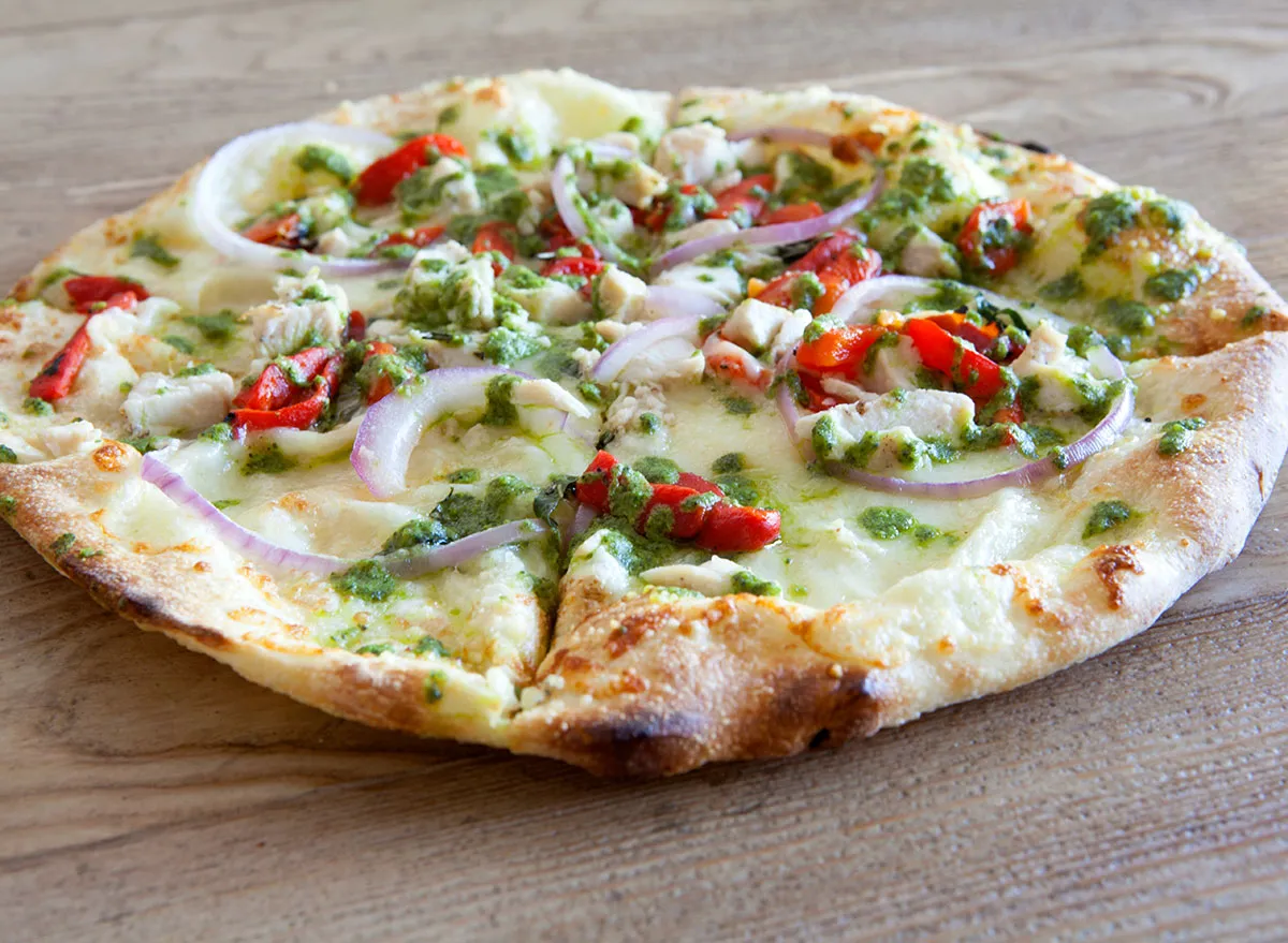 chicken pesto pizza