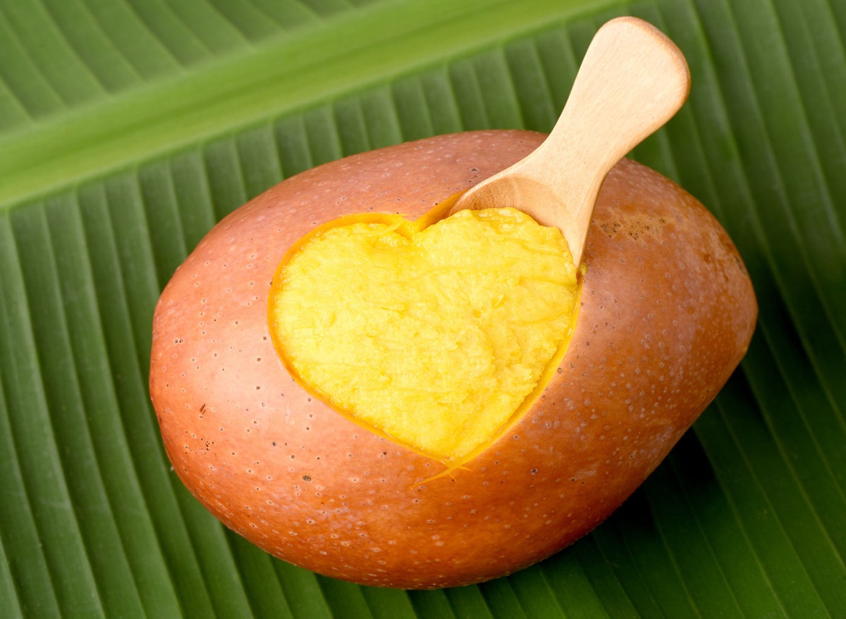 How to Eat Mango Seeds, According to a Dietitian